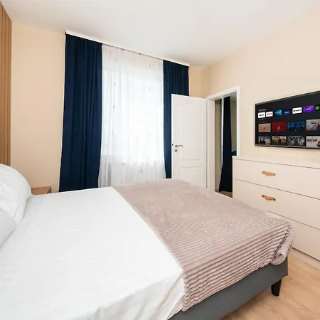 2 Bedrooms, Parking, Balcony With A View *