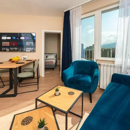 2 Bedrooms, Parking, Balcony With A View Lägenhet
